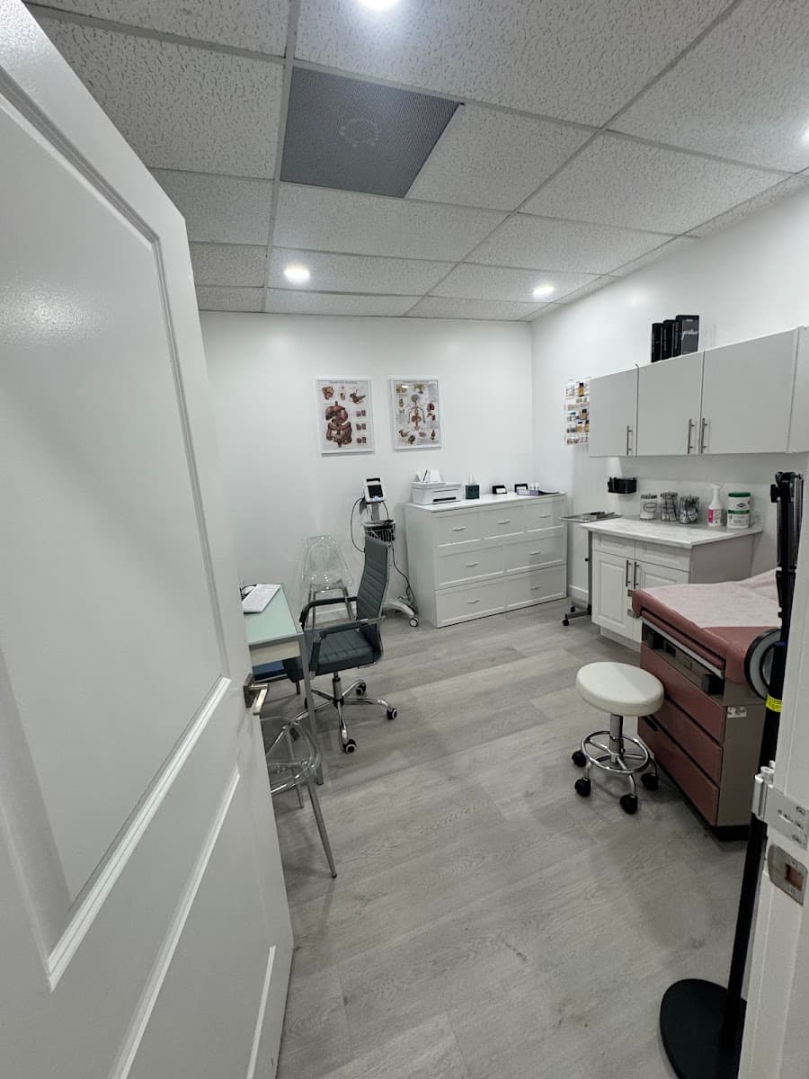 M & R Medical Institute photo 1 of 8