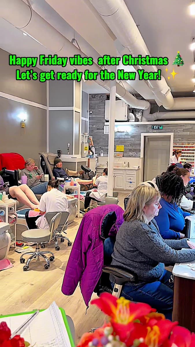 HAPPY NAILS & HEAD SPA - BEST NAIL SALON SAINT PAUL, Minnesota