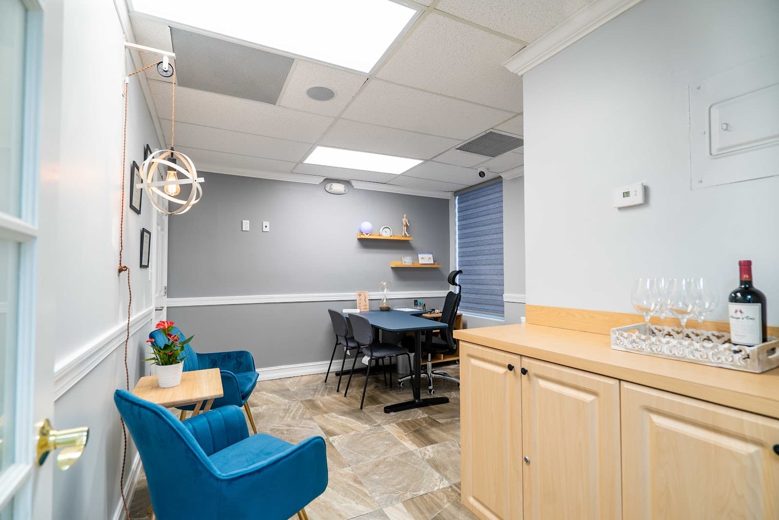 Esencia Therapy & Wellness Center