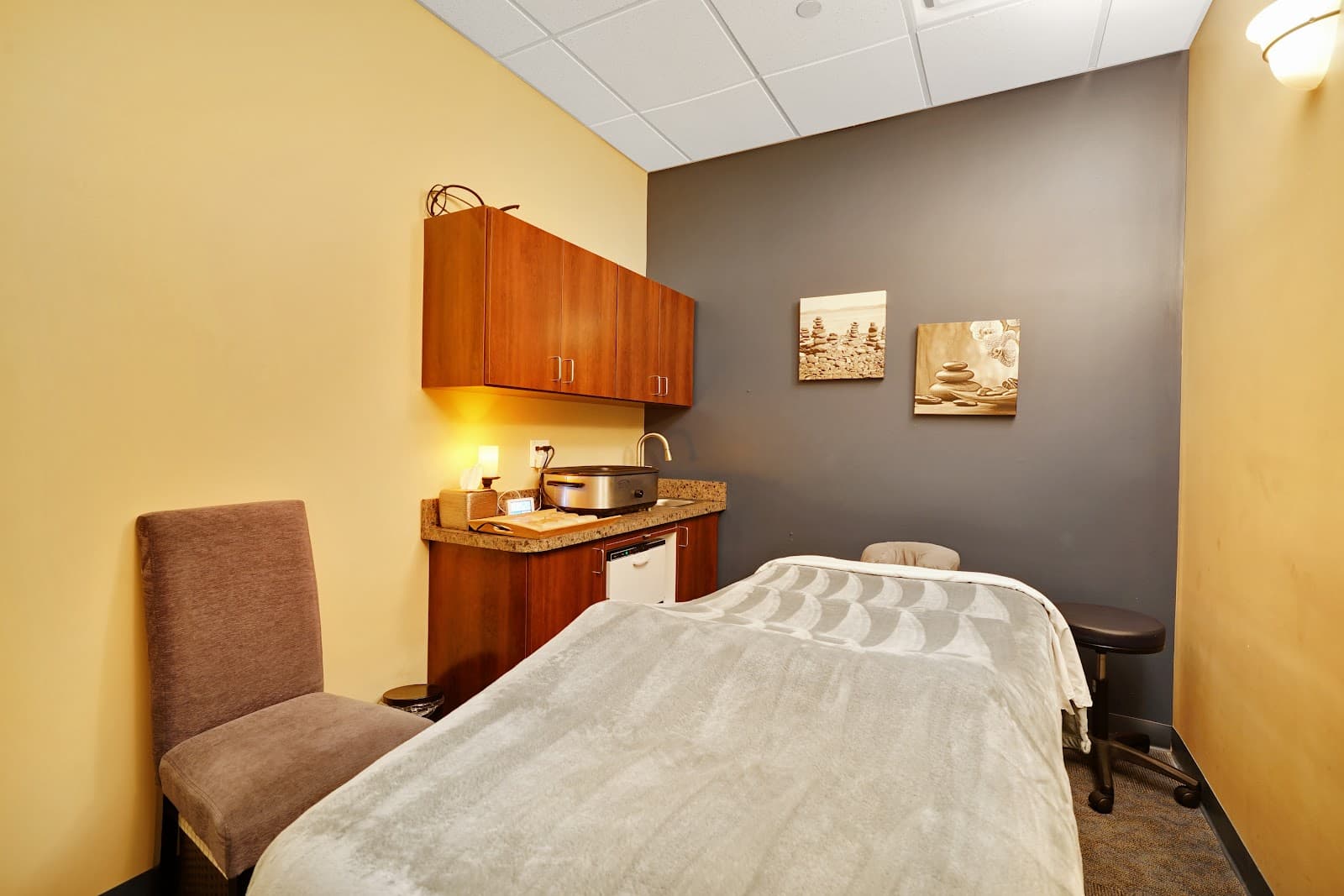 Hand & Stone Massage and Facial Spa