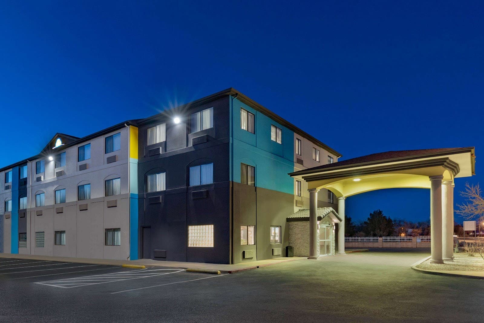 Days Inn by Wyndham Bernalillo