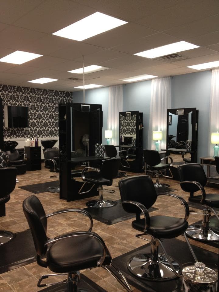 Bombshells Color Bar And Spa