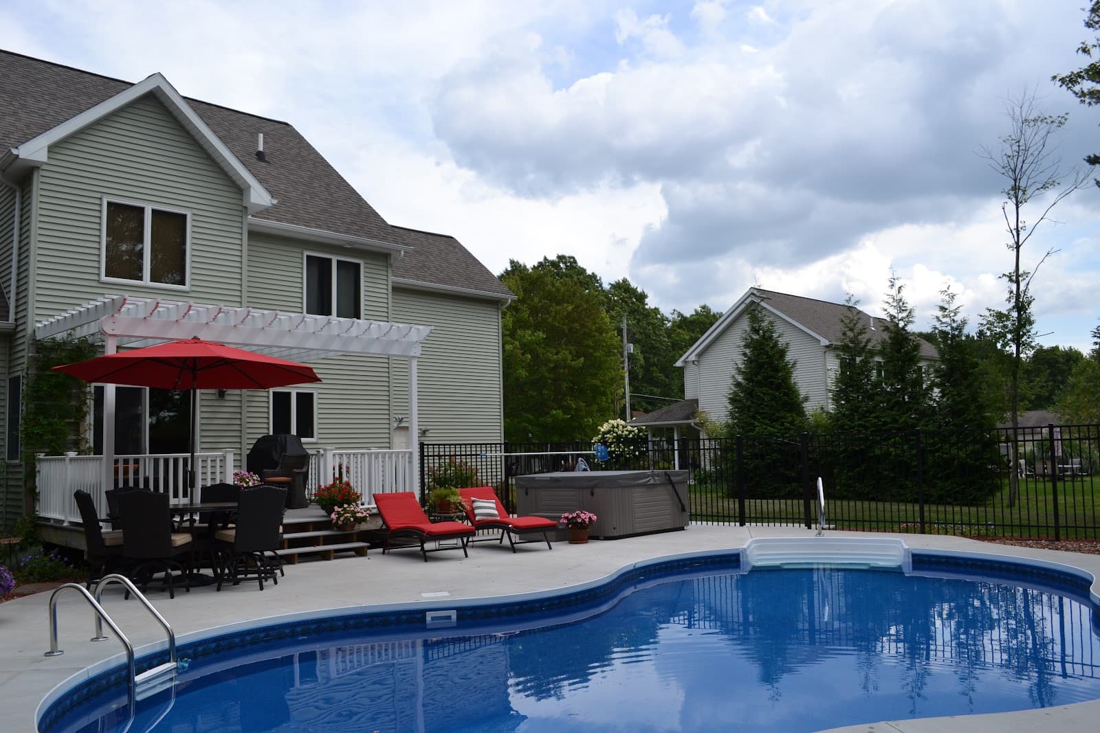 21st Century Pools & Spas