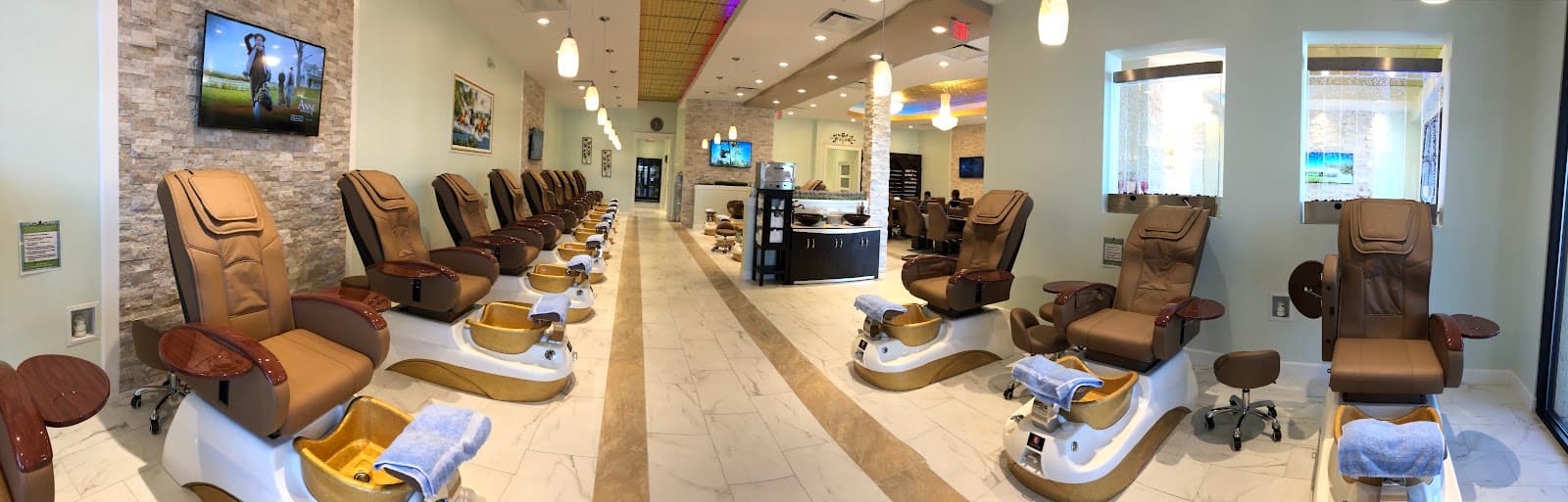 Selina Nails & Day Spa photo 1 of 8