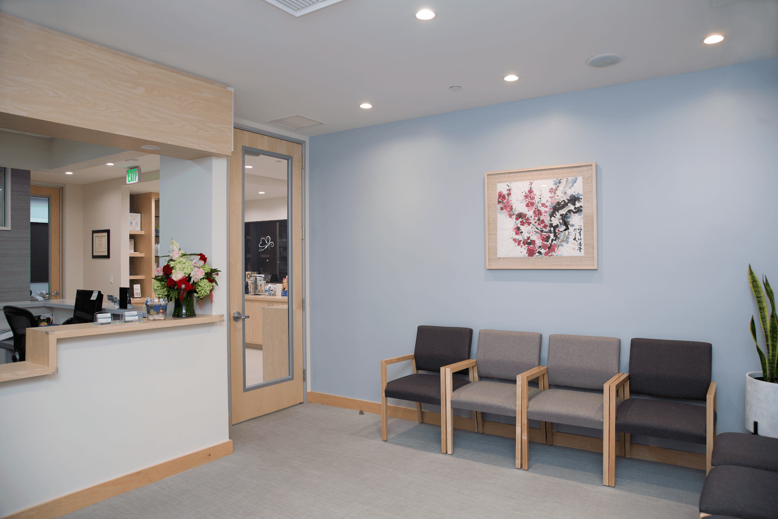 Heather J. Roberts, M.D., A Medical Corporation photo 1 of 4