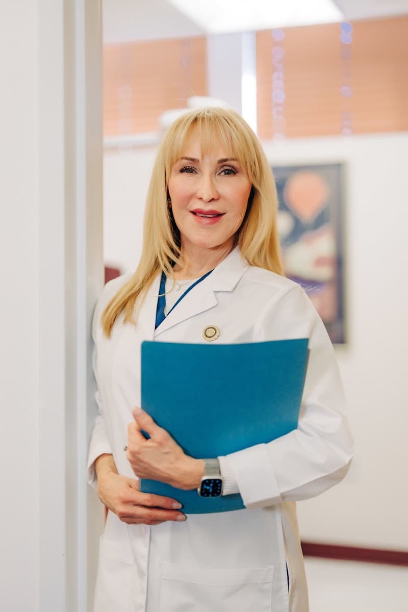 Linda DeMoura, RN