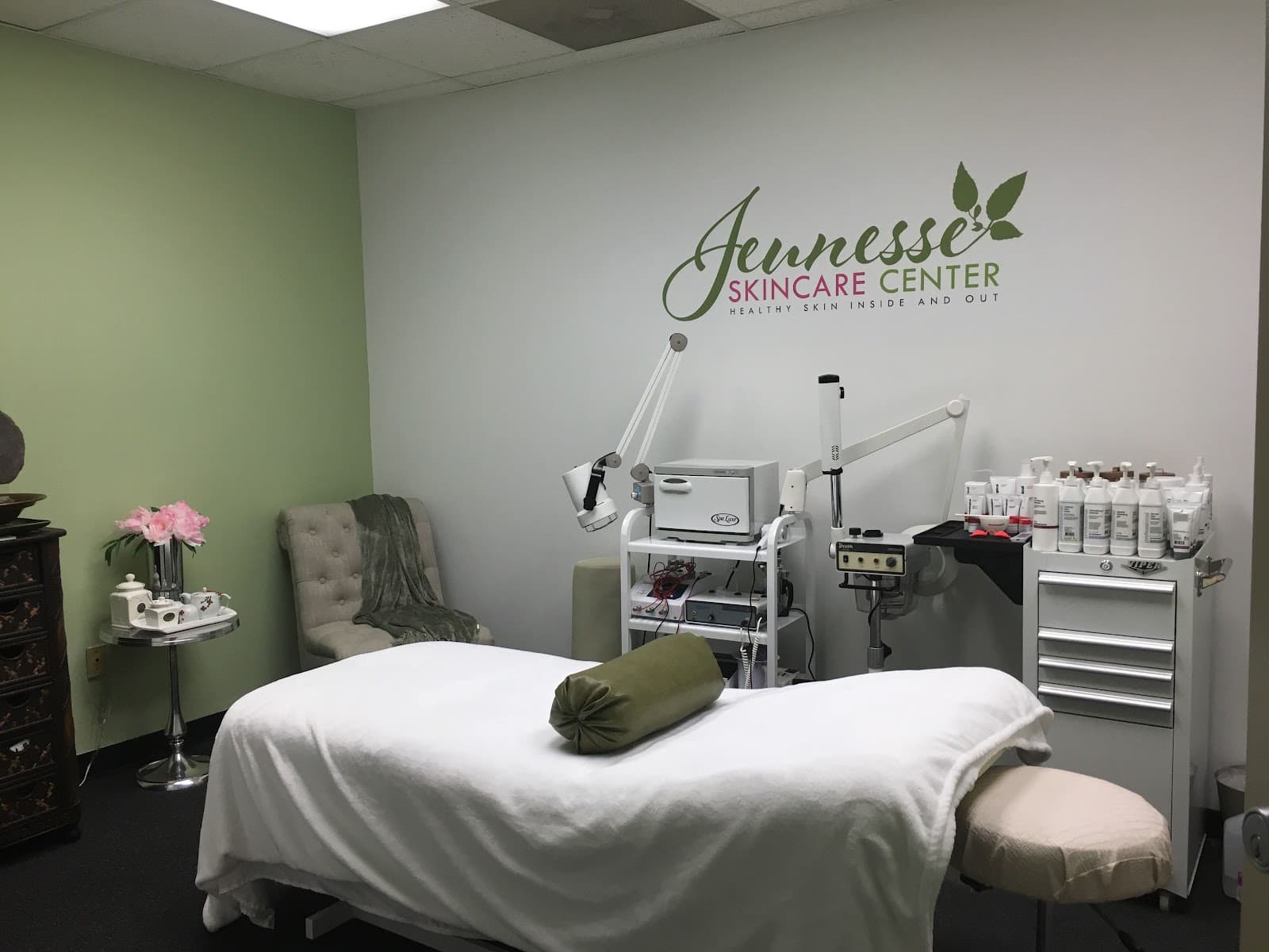Jeunesse Skincare Center