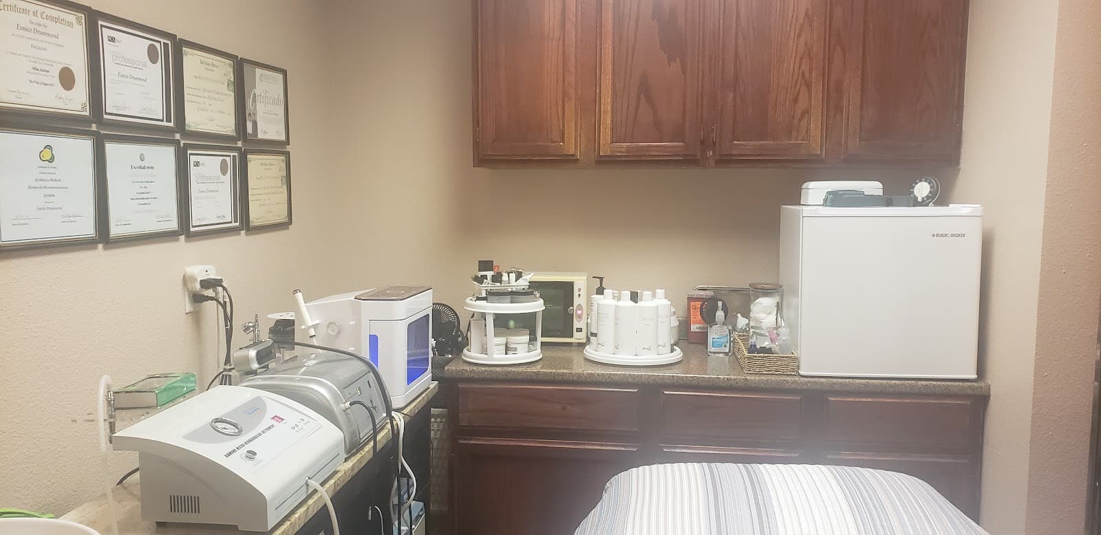 Glow Salon & Spa photo 1 of 7