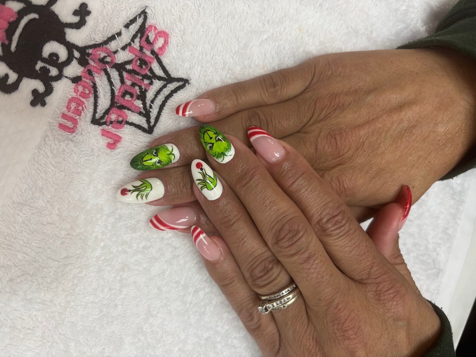 Spider Queen Nails & Spa