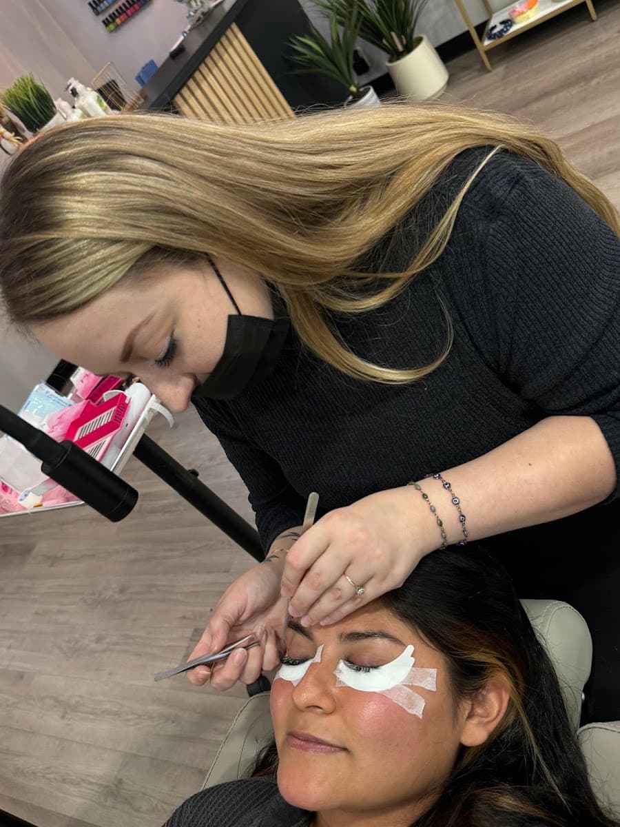 VIDA Beauty Bar photo 1 of 8
