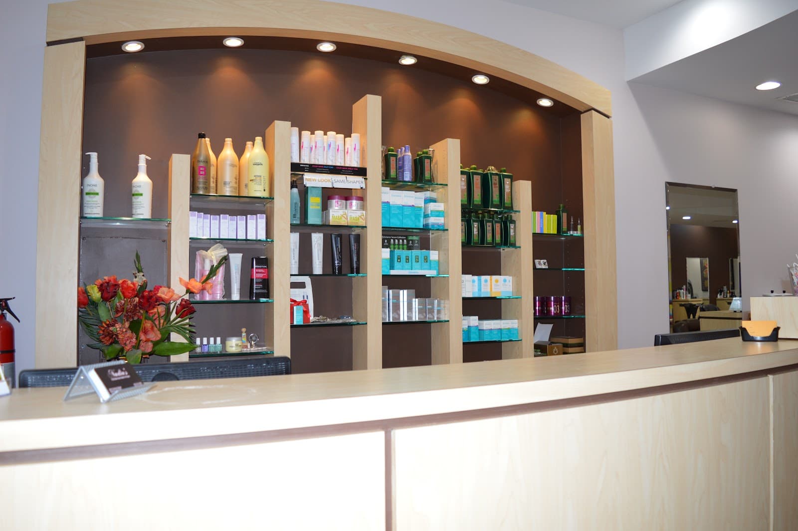 Nadia's Full Service Salon & Spa