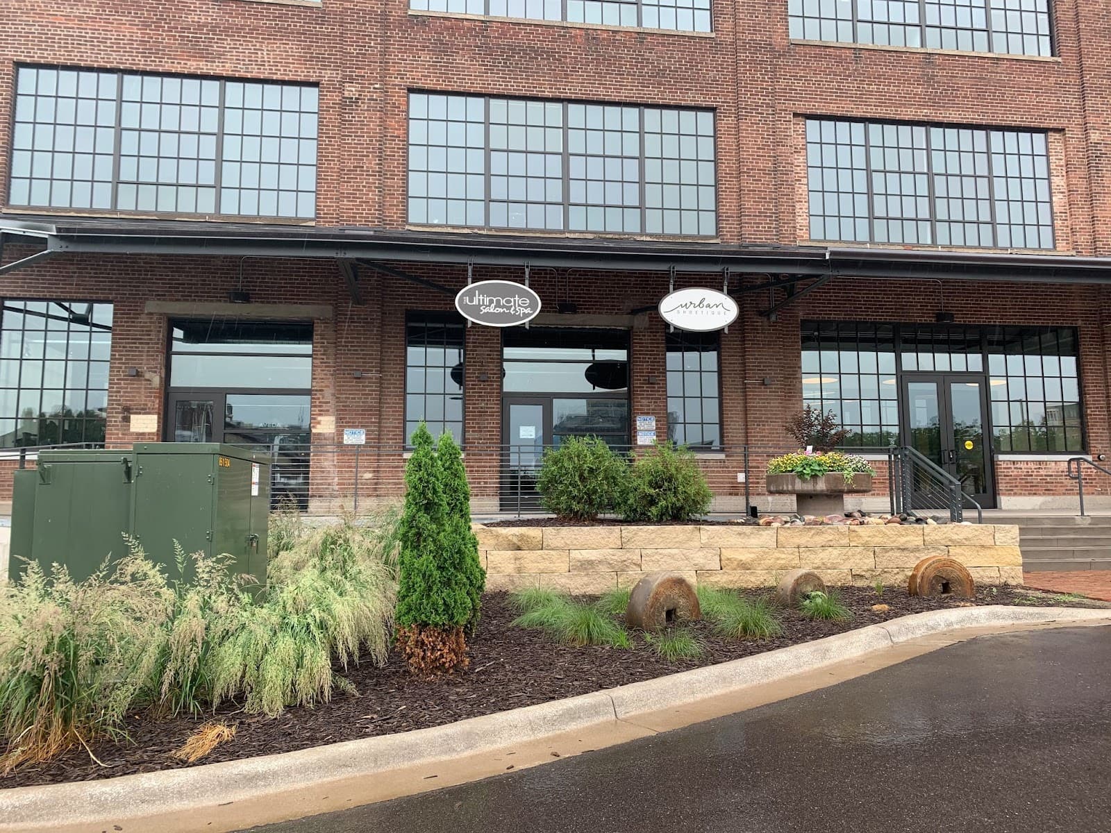 Urban Shoetique and Ultimate Salon & Spa
