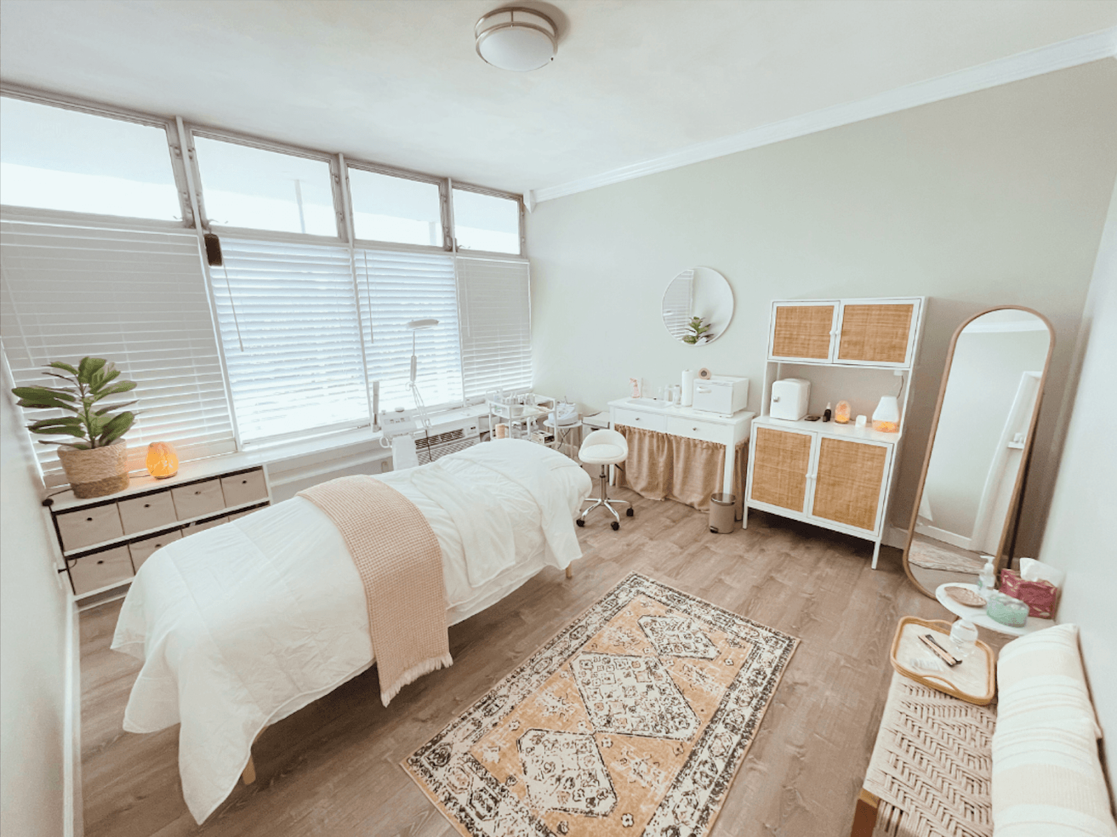 Aura Skincare Studio