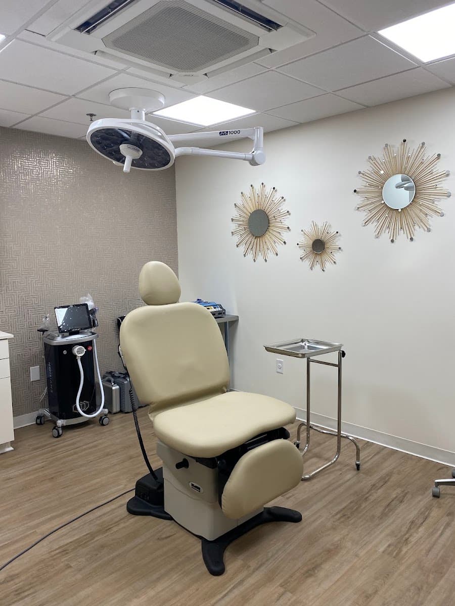 Joli Oculoplastics: Eyelid Surgery & Aesthetics by Julia Kang, MD